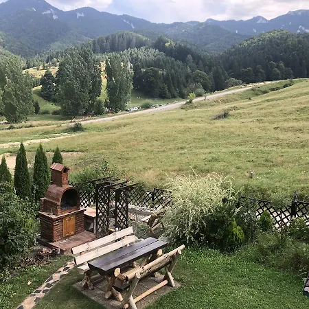 Hot Tub Chalet Retreat Lodge